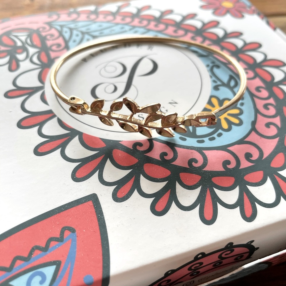 Plunder Leaf Bracelet